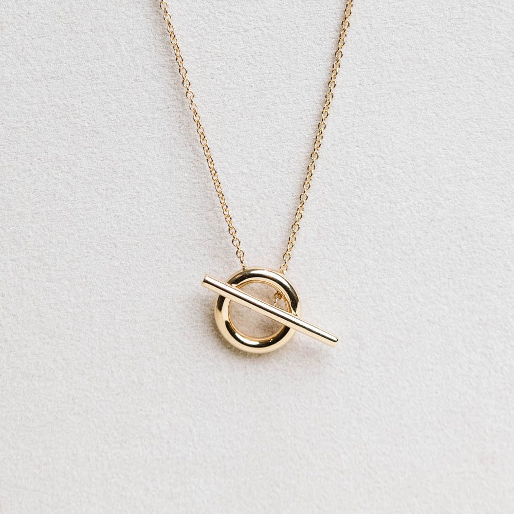 18" Toggle Necklace | 10kt Yellow Gold