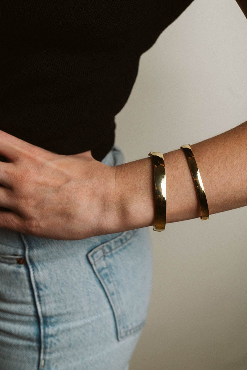 9MM Hollow Bangle | 10kt Yellow Gold