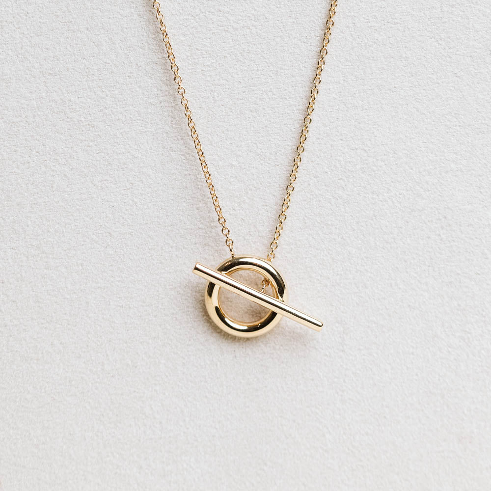 18" Toggle Necklace | 10kt Yellow Gold