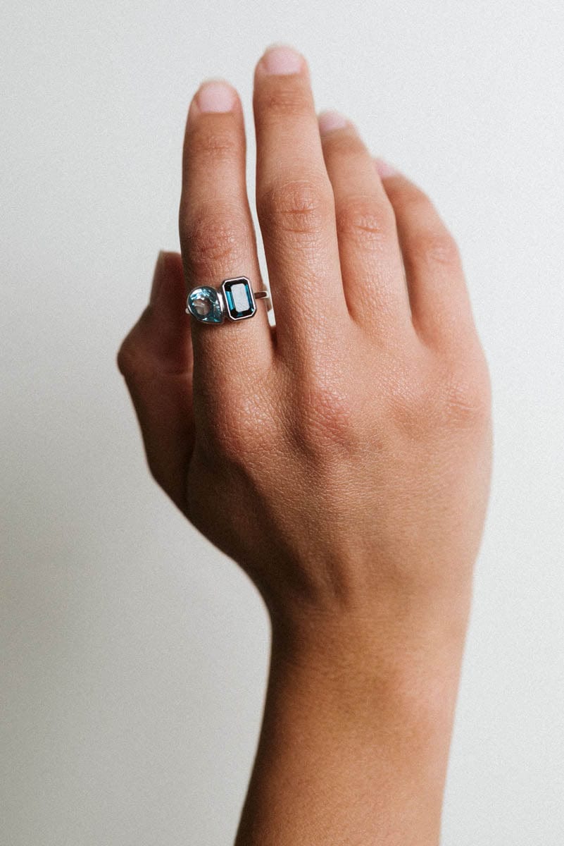 Bezel Toi et Moi Ring Sky Blue Topaz & London Blue Topaz | 14kt White Gold