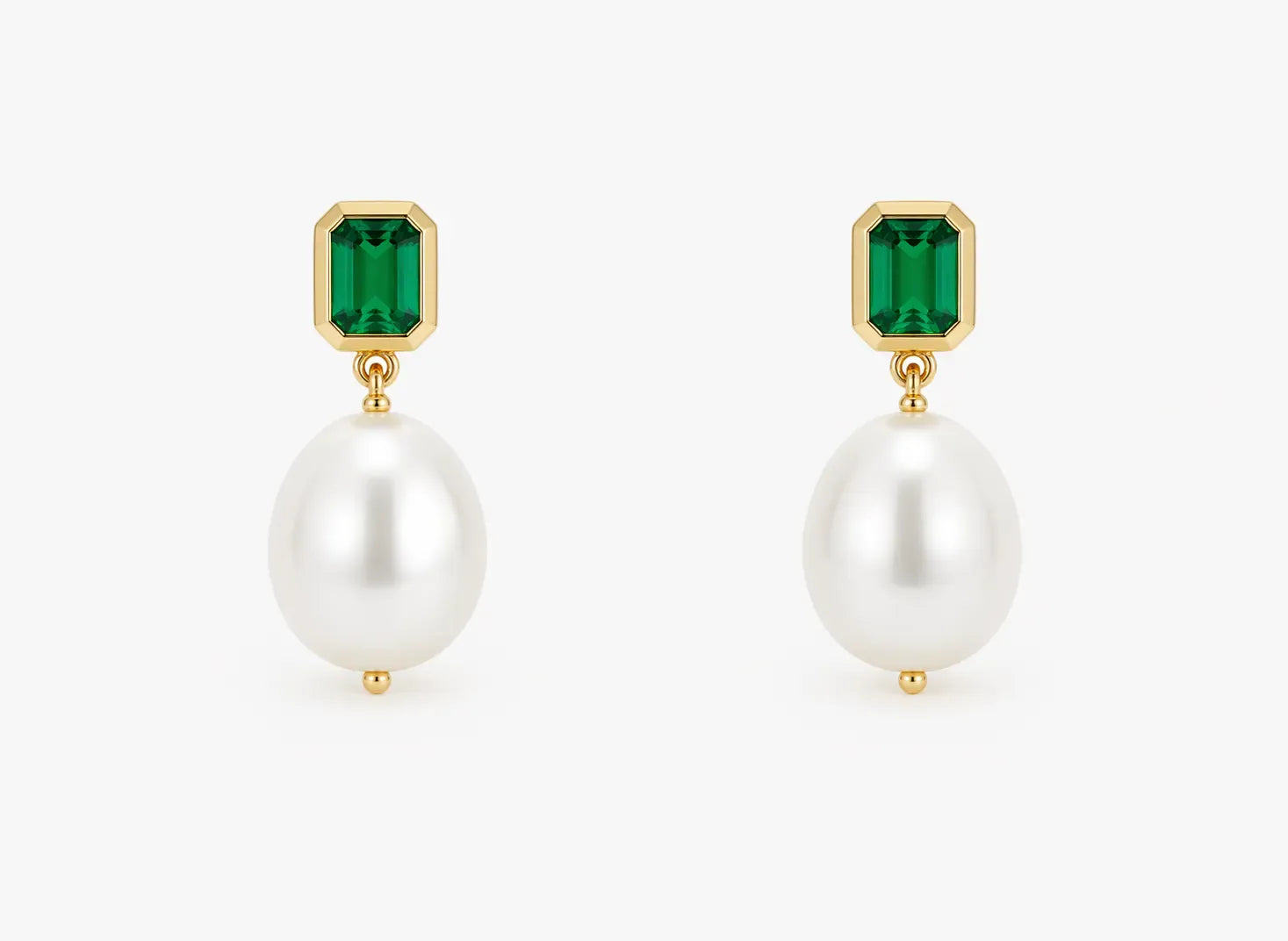 Emerald and White Freshwater Pearl Earrings | 10kt Yellow Gold