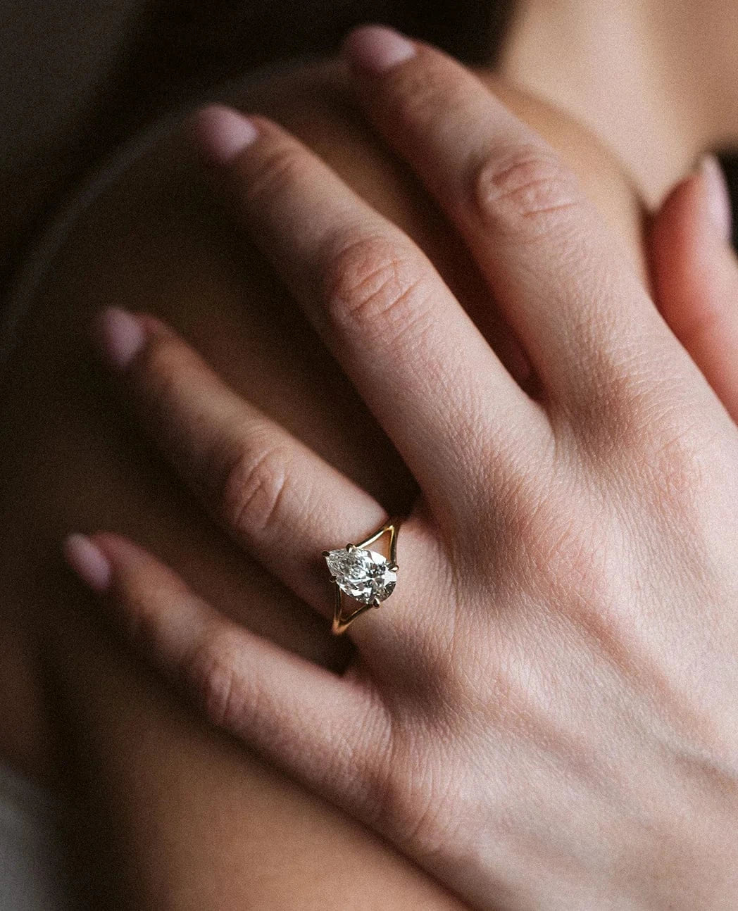 Solitaire Engagement Ring 2.00 Carat Lab-grown Pear Shaped Diamond | 14kt Yellow Gold