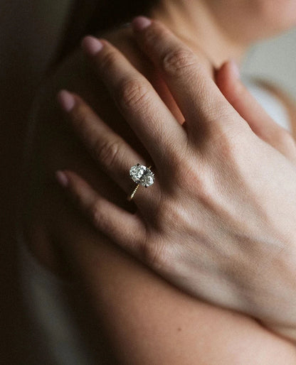 Solitaire Engagement Ring 3.00 Carat Lab-grown Oval Diamond | 14kt Yellow Gold