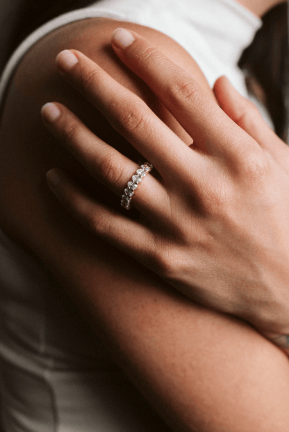 Wedding band 1.50 Carat TW Oval Diamond | 14kt Yellow Gold